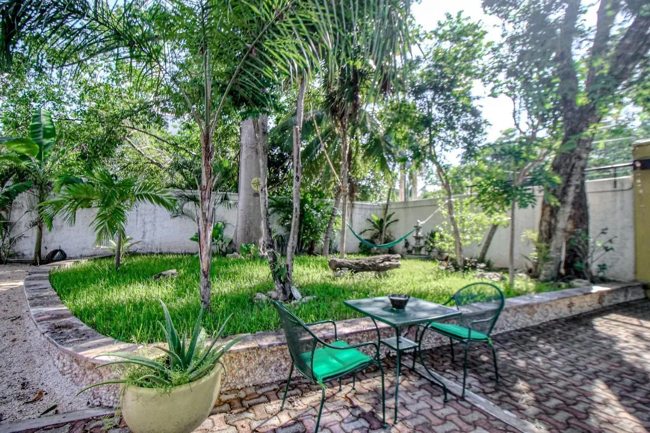 Urban Eden Playa del Carmen Daire